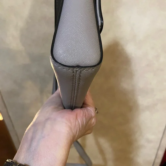 Kate Spade Light Lavender Crossbody Bag - Picture 4 of 9